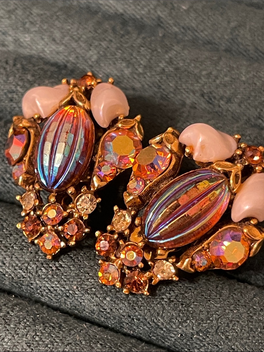 Vintage Florenza Oil Slick Baby Teeth Pearl Rhinestone Clip On Earrings - Picture 6 of 8